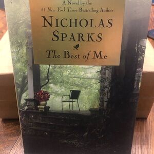 📚 2 for $10 📚 
Nicholas Sparks 'The Best of Me' Book